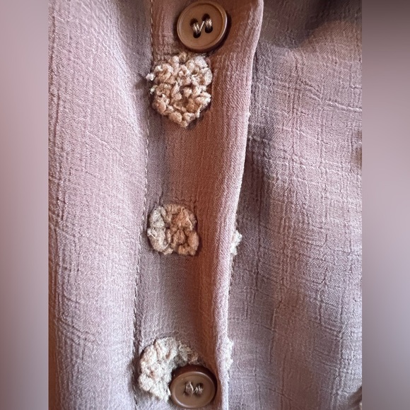 Tan button up blouses size large, never worn. - Picture 5 of 9